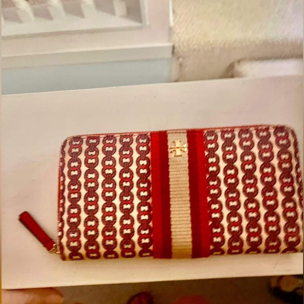 Tory Burch Gemini link wallet